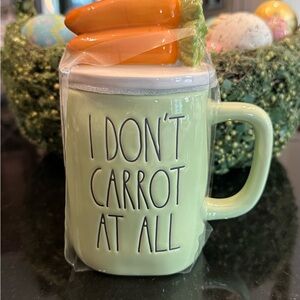 ⭐️NWT⭐️ Rae Dunn Green “I Don’t Carrot St All” Mug with Orange Carrot Lid